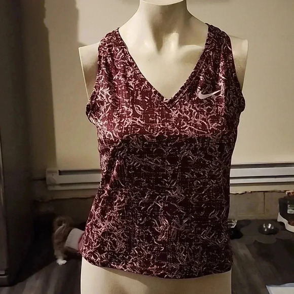 NIKE DRI-FIT SLEEVELESS TOP SIZE S - Picture 1 of 5